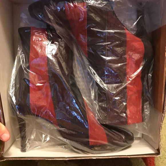 Audrey striped suede ankle boots. - Picture 8 of 8